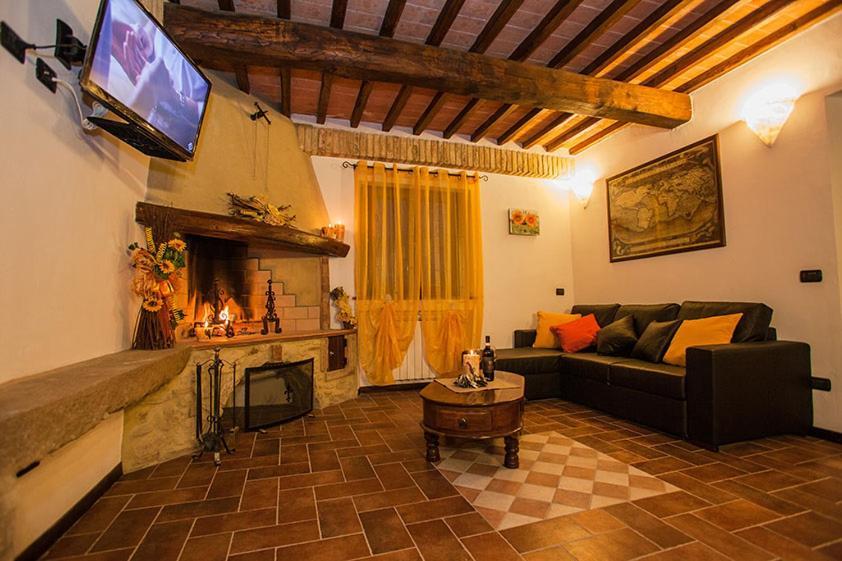 Agriturismo Casa Al Povero โวลแตร์รา ภายนอก รูปภาพ