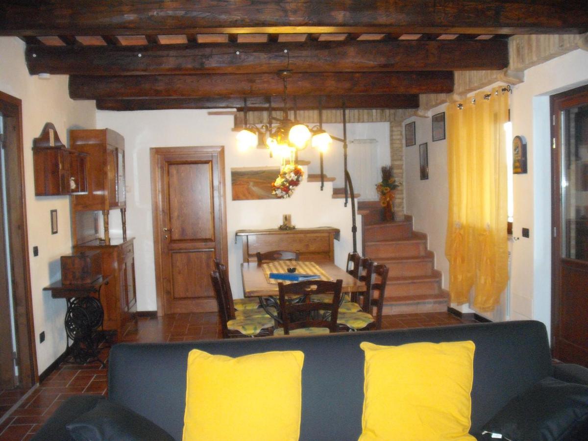 Agriturismo Casa Al Povero โวลแตร์รา ภายนอก รูปภาพ